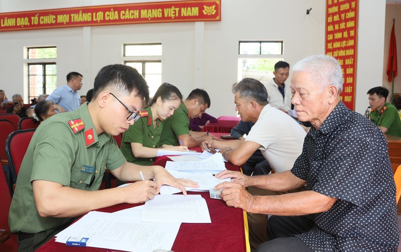 Vietnam Accelerates DNA Collection from Families of Unidentified Fallen Soldiers