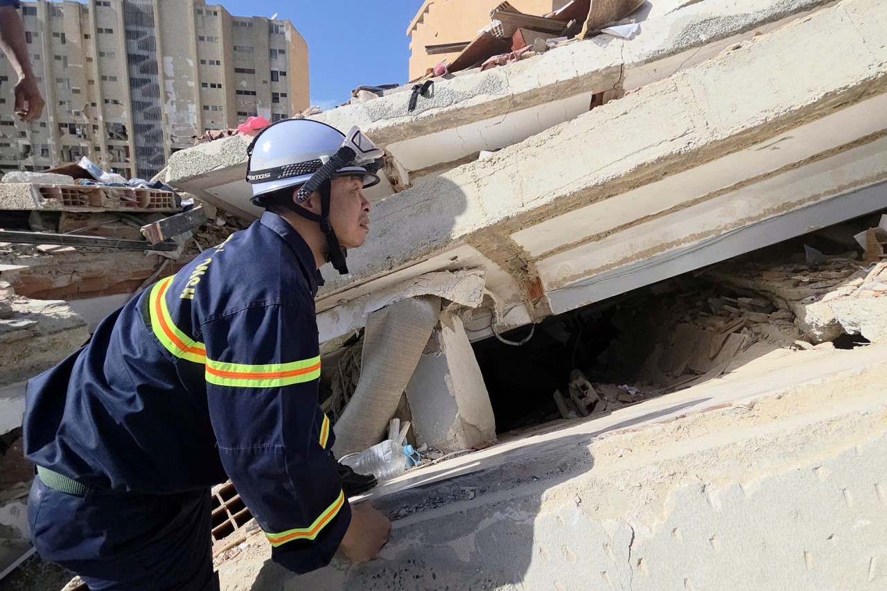 The delegation has also prepared food, essential supplies, and other necessities to assist victims and residents affected by the earthquake. (Photo: Ministry of Public Security)