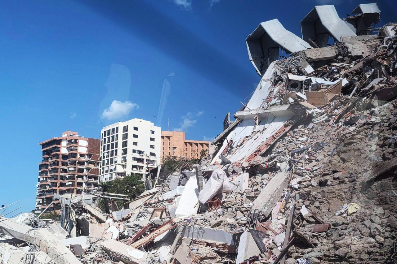 Vietnam Rescue Team Reaches Site Where 15 Remain Trapped in Venezuela