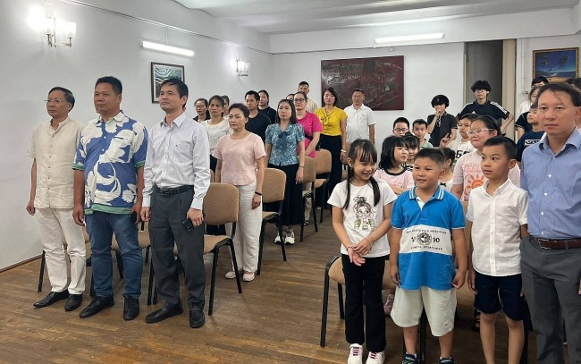 Vietnamese Summer Language Class Opens in Romania