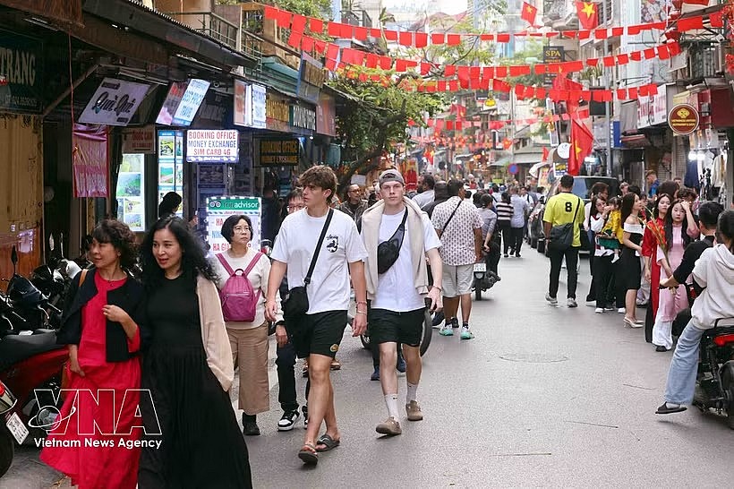 The number of international tourist arrivals to Vietnam climbs nearly 15% in the first half of 2026. (Photo: VNA) The number of international tourist arrivals to Vietnam climbs nearly 15% in the first half of 2026. (Photo: VNA)