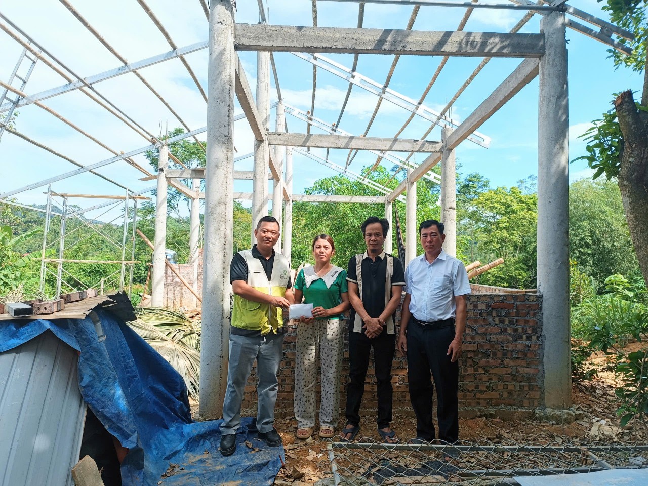 GNI Supports Housing Improvements for Five Sponsored Children in Tuyen Quang GNI Supports Housing Improvements for Five Sponsored Children in Tuyen Quang
