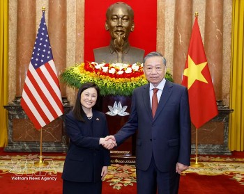 Top Leader Receives Newly Accredited Ambassadors from Portugal, Iran, Mongolia, the US, Myanmar