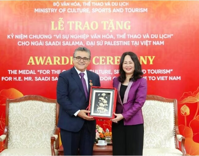 Palestinian Ambassador Saadi Salama Awarded "For the Cause of Culture, Sports and Tourism" Medal