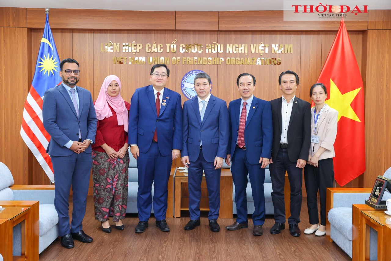 Malaysian Ambassador Dato' Tan Yang Thai - Malaysian Ambassador Dato' Tan Yang Thai -
