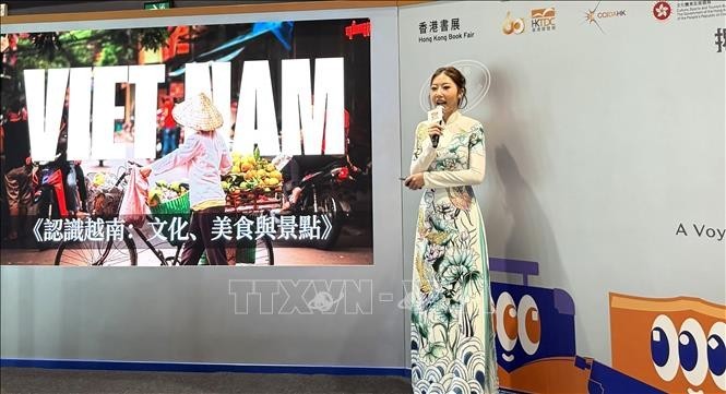 Vietnamese Culture Introduced to International Public at Hong Kong Book Fair