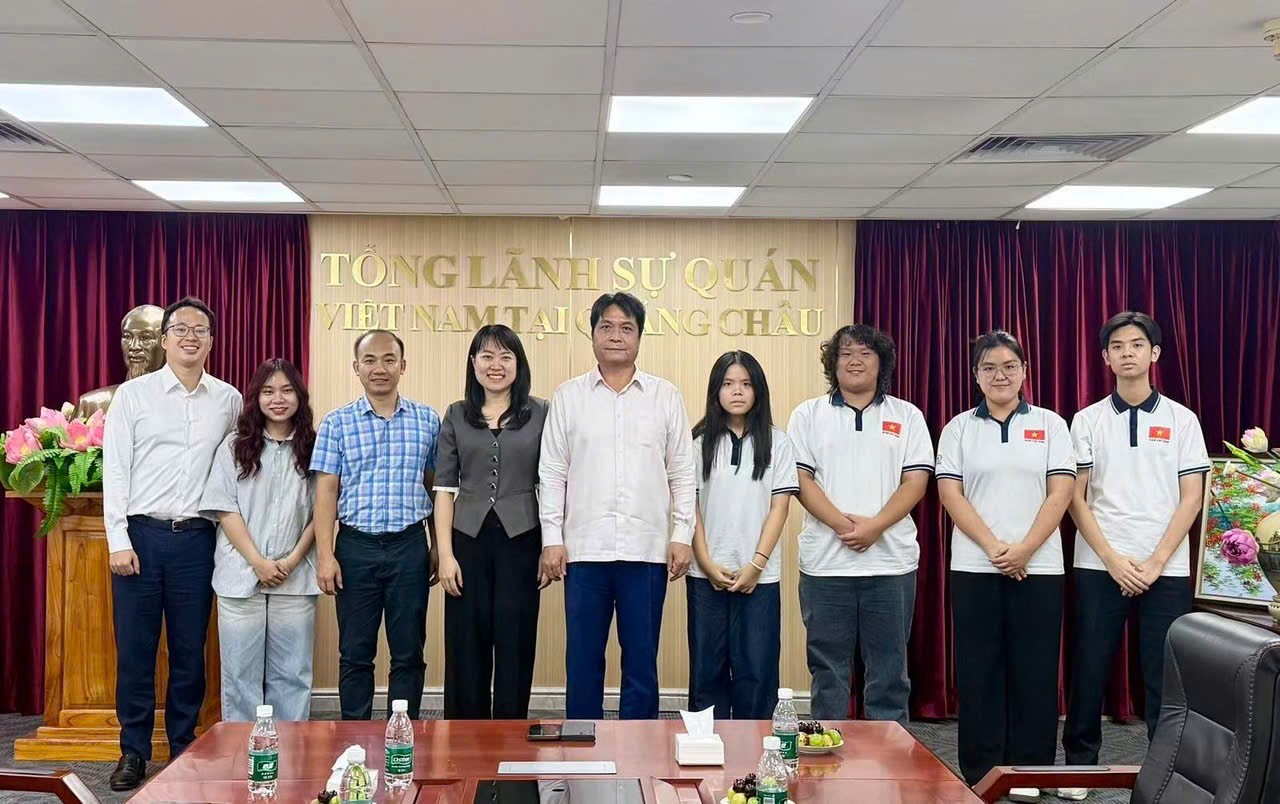 Vietnamese Intellect Affirmed on International Stage Vietnamese Intellect Affirmed on International Stage
