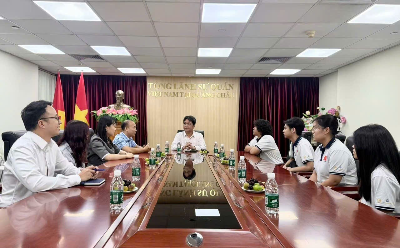 Vietnamese Intellect Affirmed on International Stage Vietnamese Intellect Affirmed on International Stage