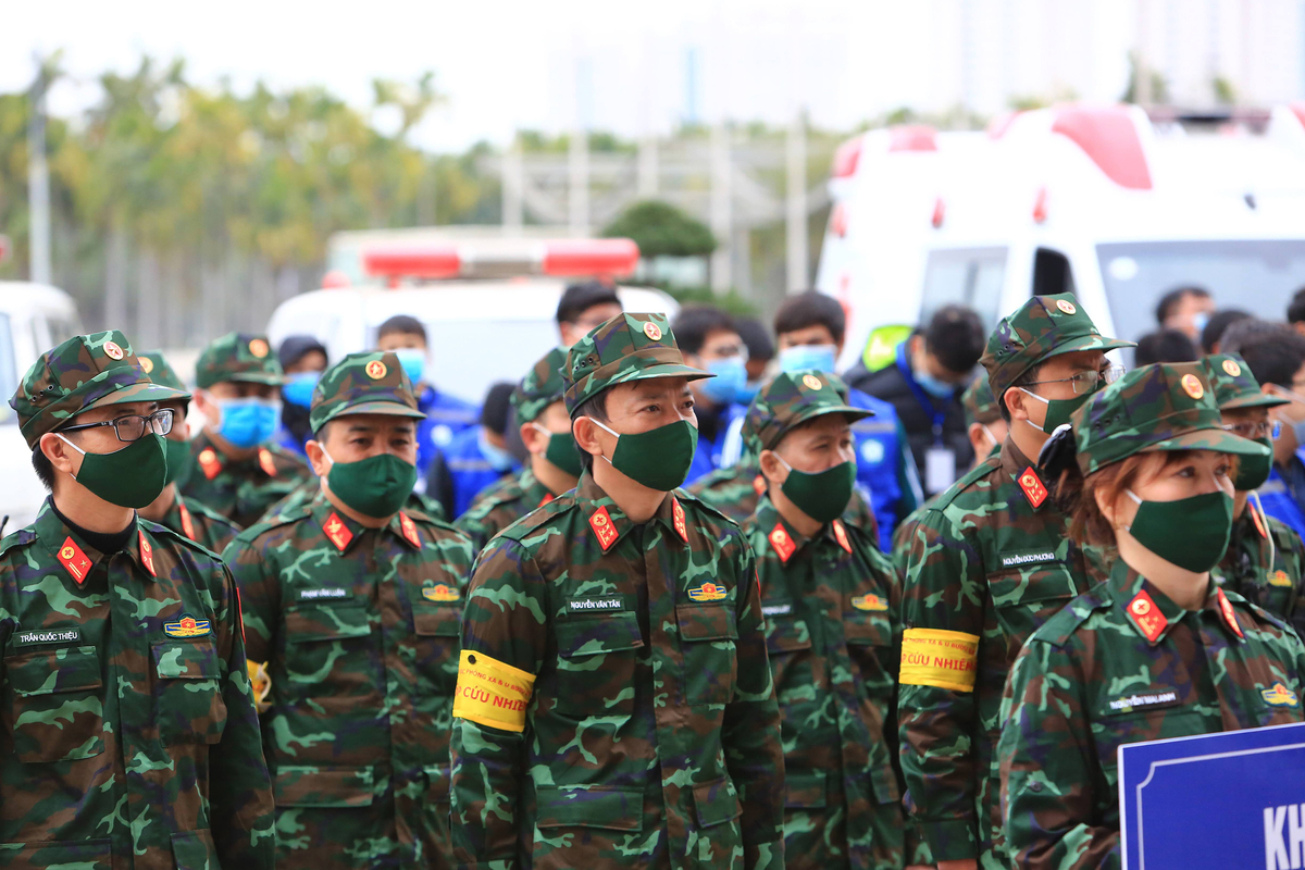 Medical forces conduct drill to serve 13th National Party Congress