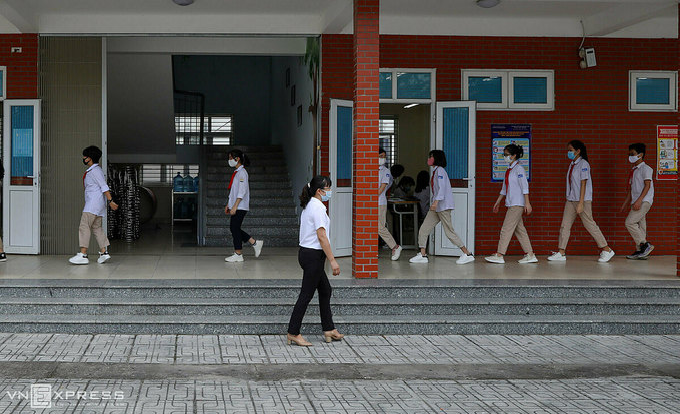 provinces cities consider allowing students to return to schools as covid 19 situation relieved