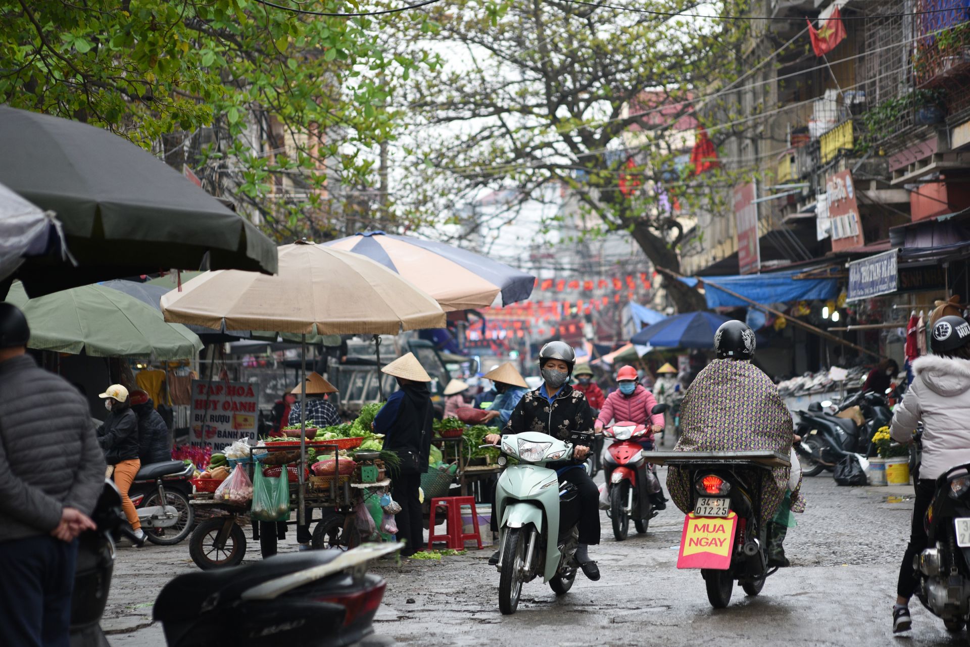 covid 19 hotspot returns to bustling life as over month long lockdown ends