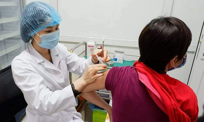 Over 60,000 Vietnamese receive AstraZeneca Covid-19 vaccine