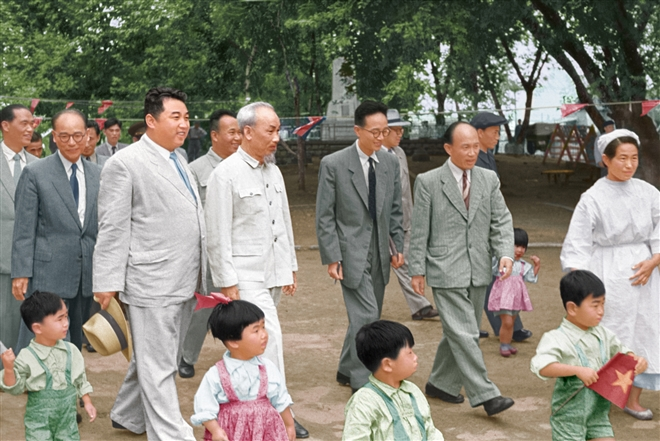 Rare photos of President Ho Chi Minh and DPRK President Kim Il-sung