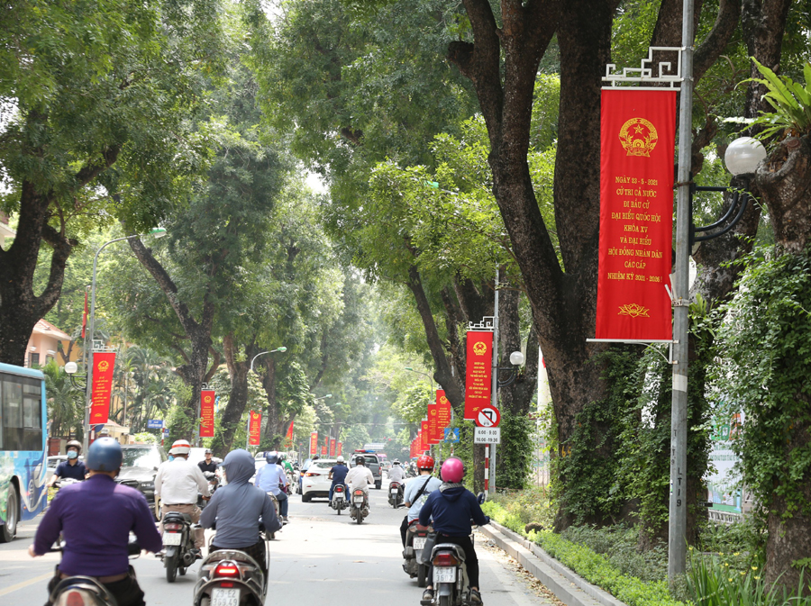 In Photos: Hanoi’s streets brilliantly adorned ahead of election day In Photos: Hanoi’s streets brilliantly adorned ahead of election day