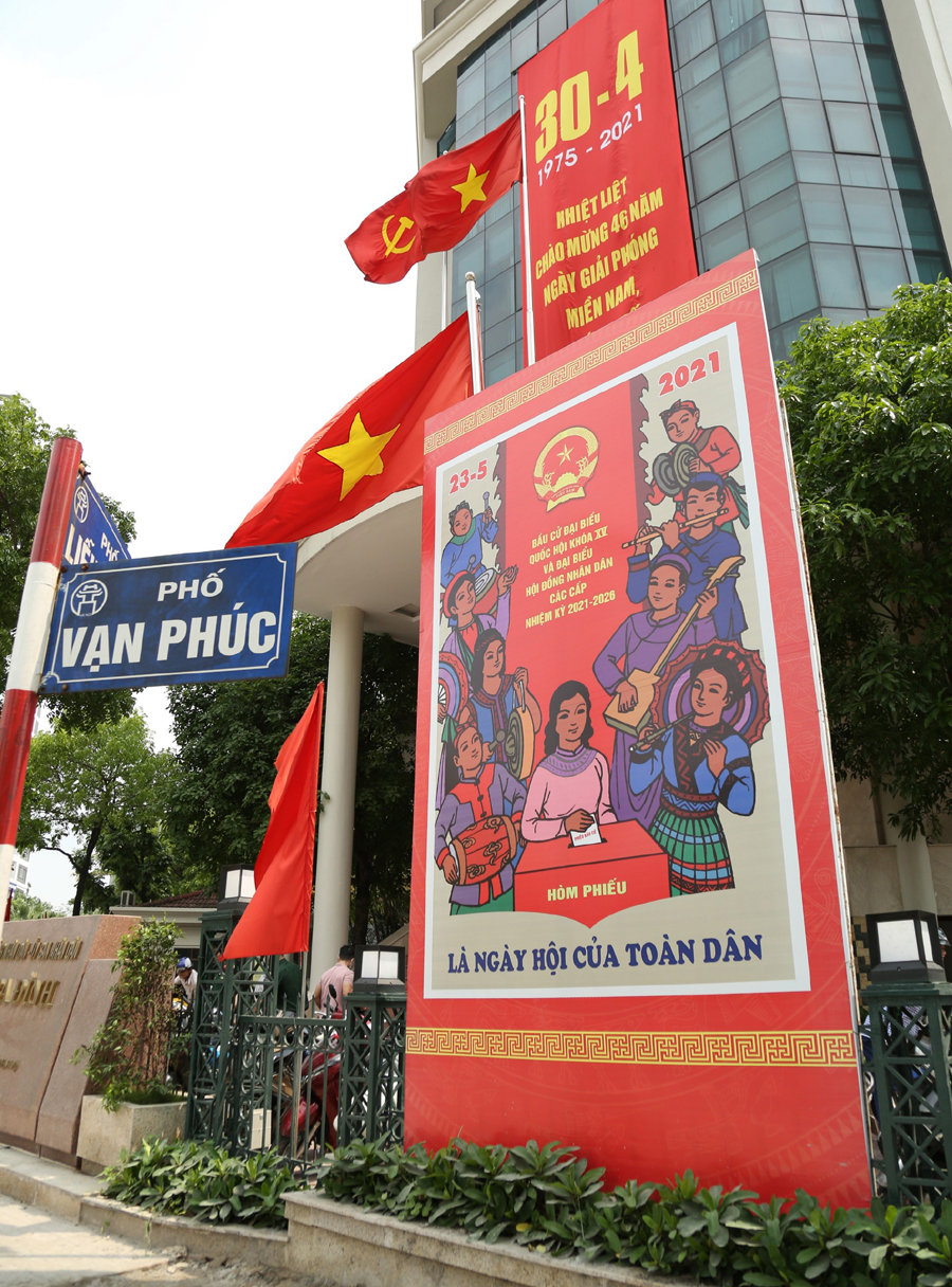 In Photos: Hanoi’s streets brilliantly adorned ahead of election day In Photos: Hanoi’s streets brilliantly adorned ahead of election day