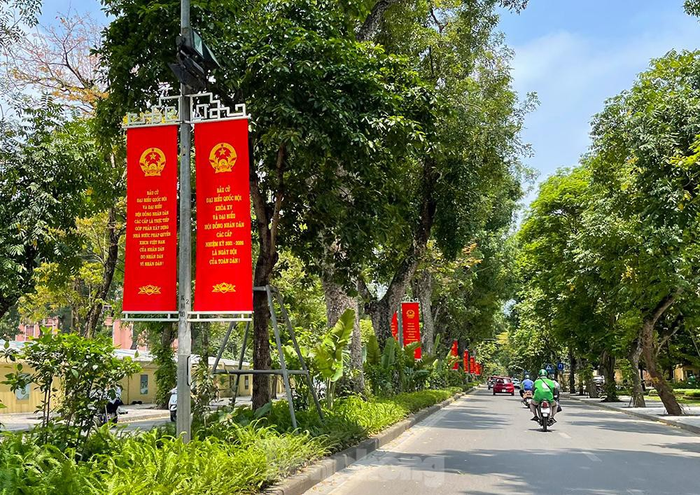 In Photos: Hanoi’s streets brilliantly adorned ahead of election day In Photos: Hanoi’s streets brilliantly adorned ahead of election day