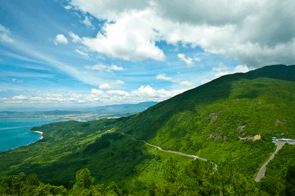 Hai Van Pass named among world's most beautiful drives