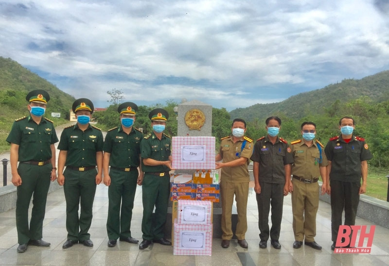 Vietnamese localities, Consulate General in Luang Prabang support Laos in Covid-19 battle