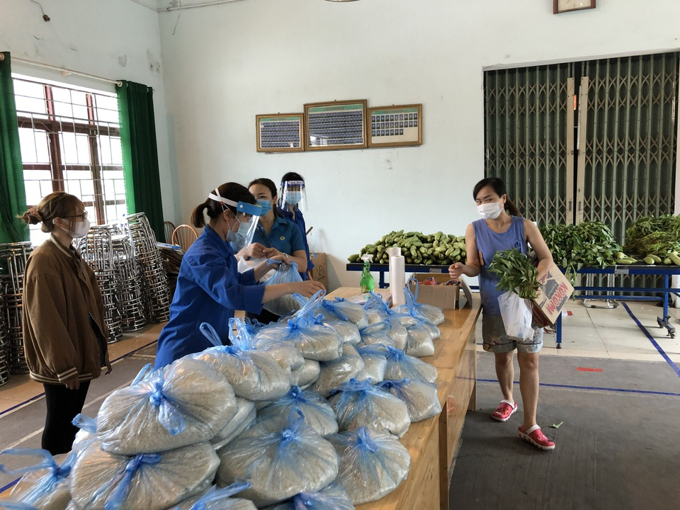 'Zero dong supermarket' provides essentials in Bac Giang coronavirus hotspot