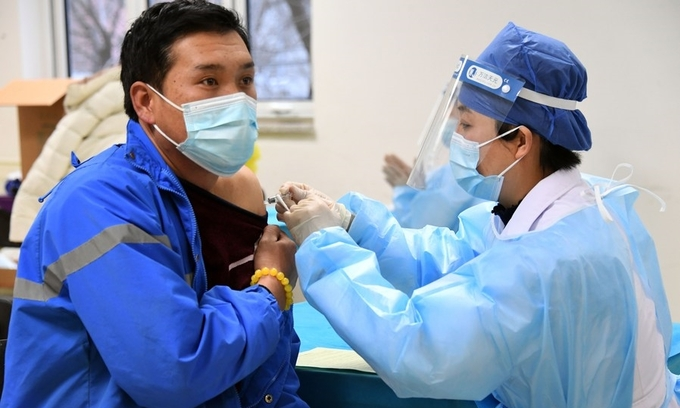 overseas vietnamese in china receive covid 19 vaccine