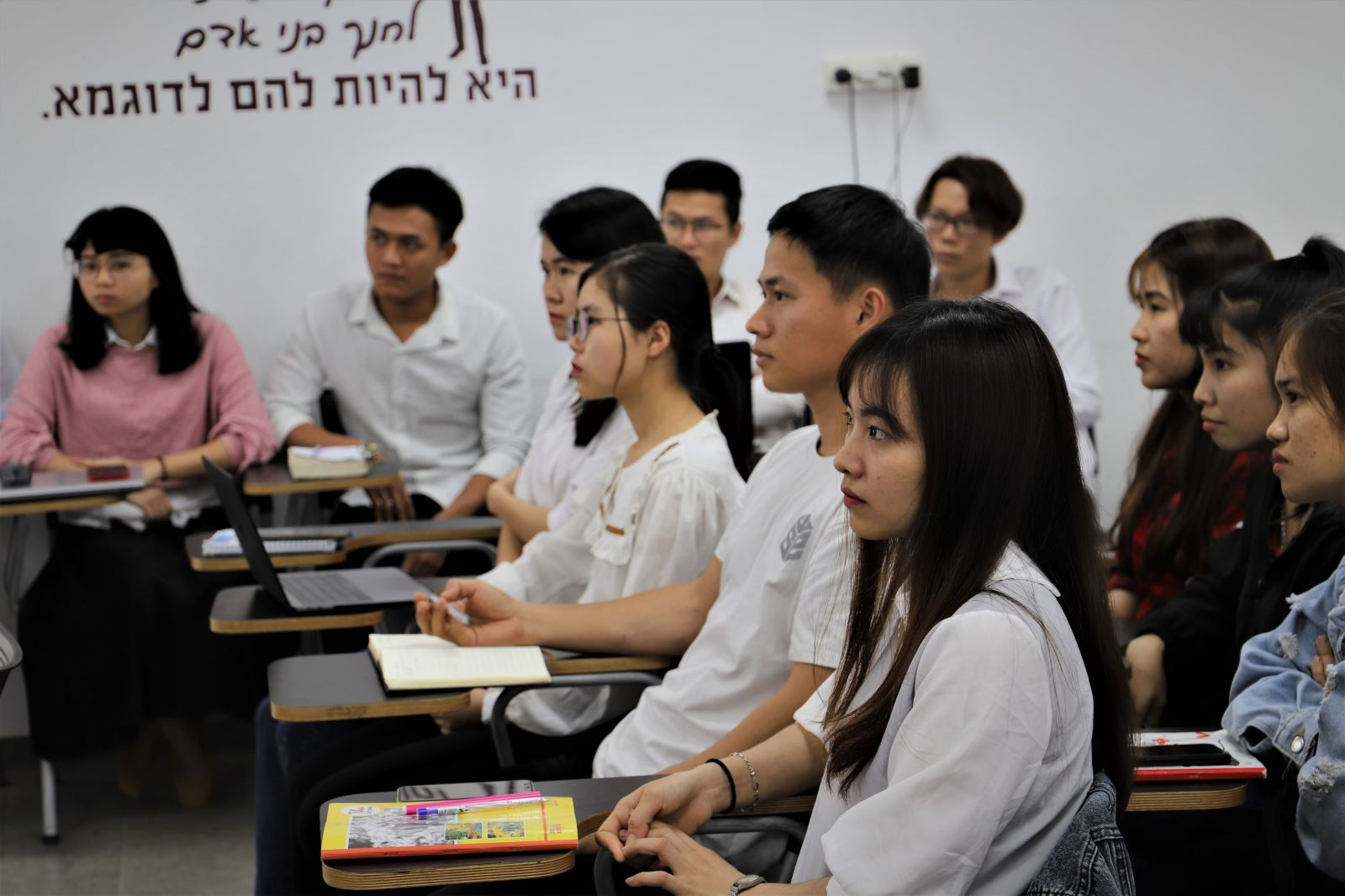 Vietnamese Embassy in Israel visits, encourages trainees post-conflict