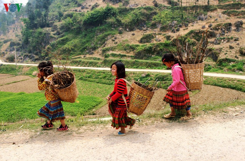 the hospitality of ethnic people on ha giang rocky plateau