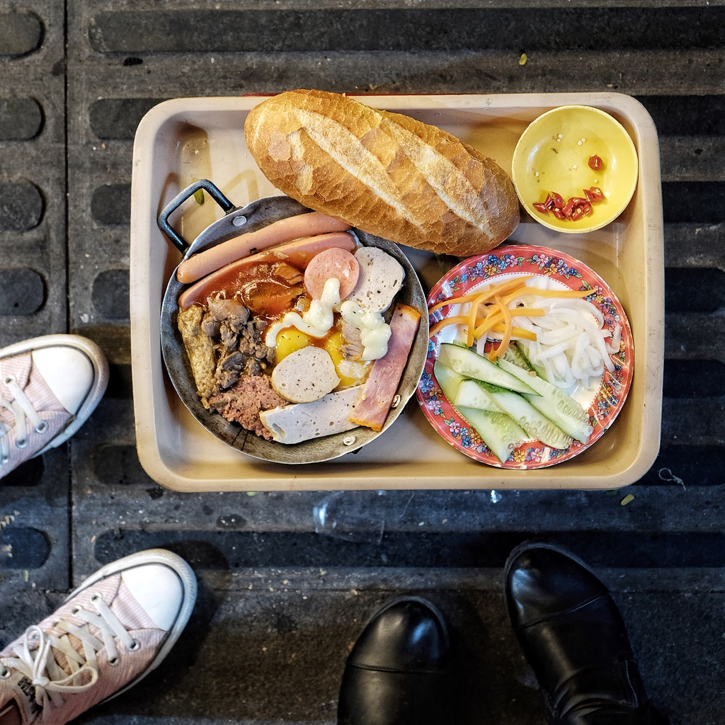 Mouth-watering street foods that worth a try in Vietnam's Metropolis