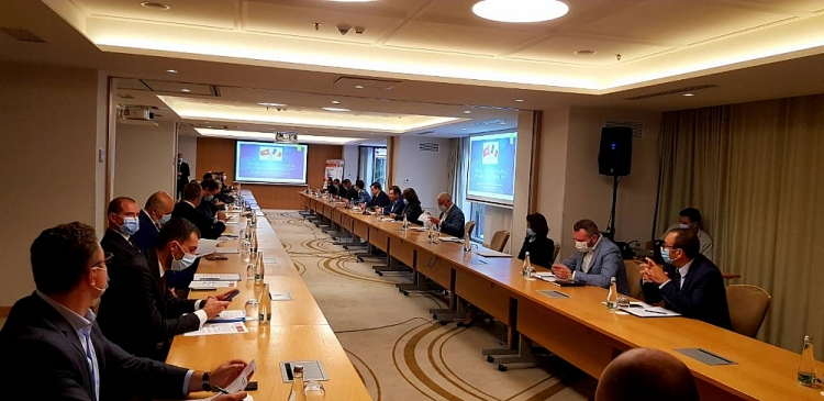 vietnam romania discuss cooperation prospects on economic trade investment