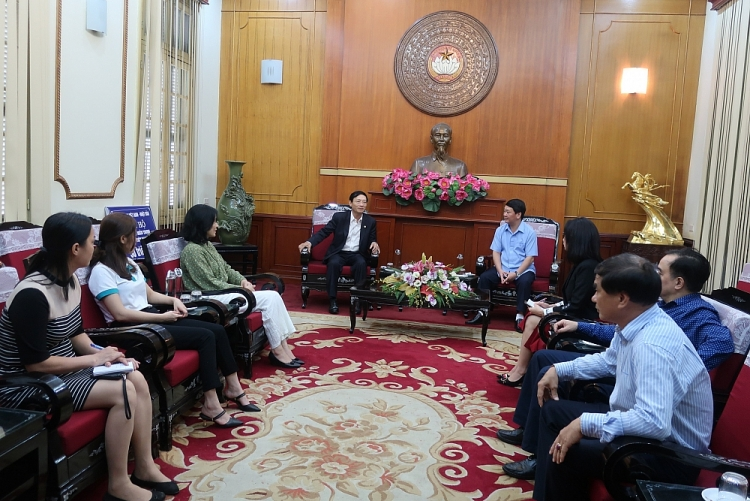 vietnam japan friendship association aids us 2200 for flood victims in central vietnam