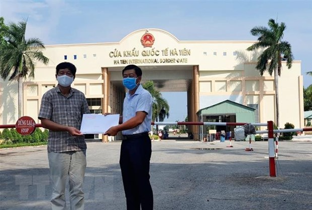 Vietnam Consulate General in Preah Sihanouk supports people in difficult circumstances