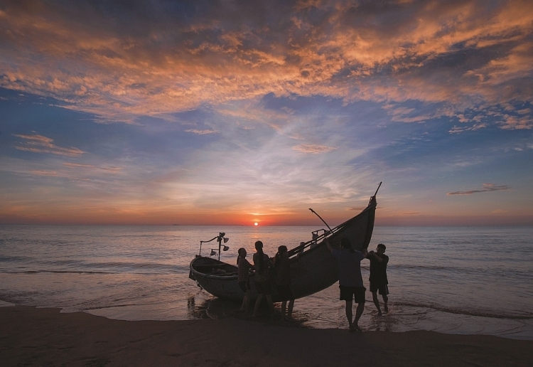 Tranquil dawn in Central Vietnam's coastal areas
