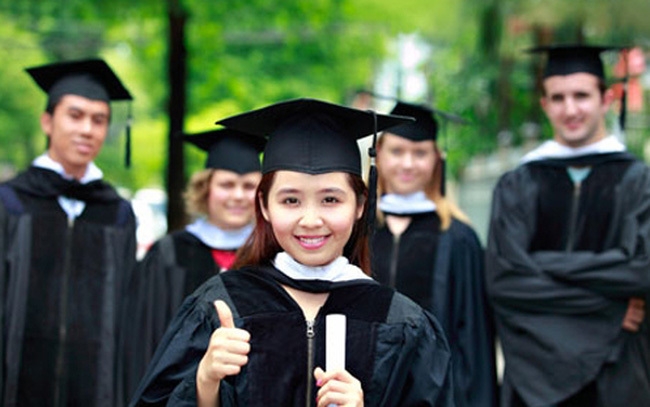 A large number of Vietnamese are living abroad for studying purpose (Photo: Vietnamnet)  