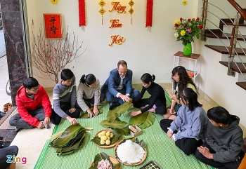 acting new zealand ambassadors first experience of making chung cake