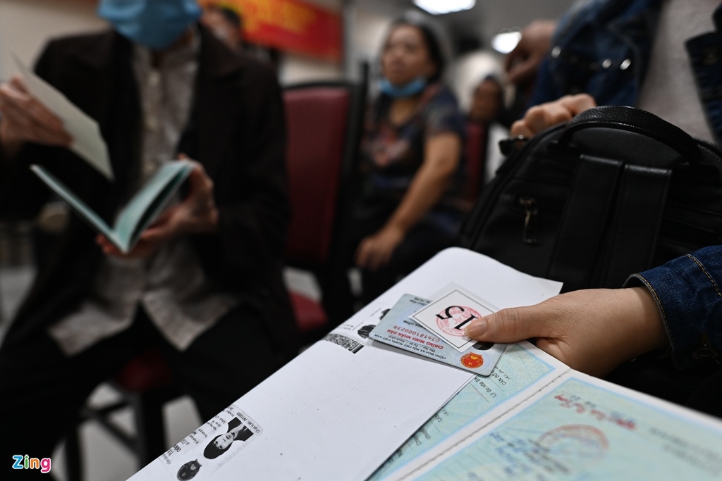 Hanoi speeds up chip-based ID card issuance for residents