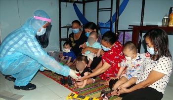 Repatriated children recieve attentive care at qurantine zone