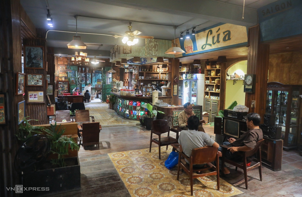 must visit cafe for an old saigon vibe in hcmc