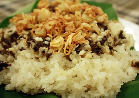 steam glutinous rice with ant egg an exotic taste for foodies