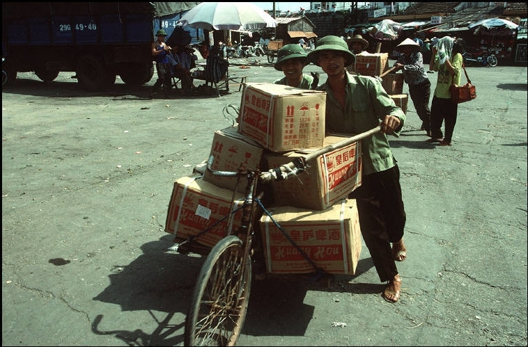 hustle life in quang ninh late 20th century