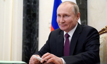 World breaking news today (April 6): Vladimir Putin passes law that may keep him in office until 2036