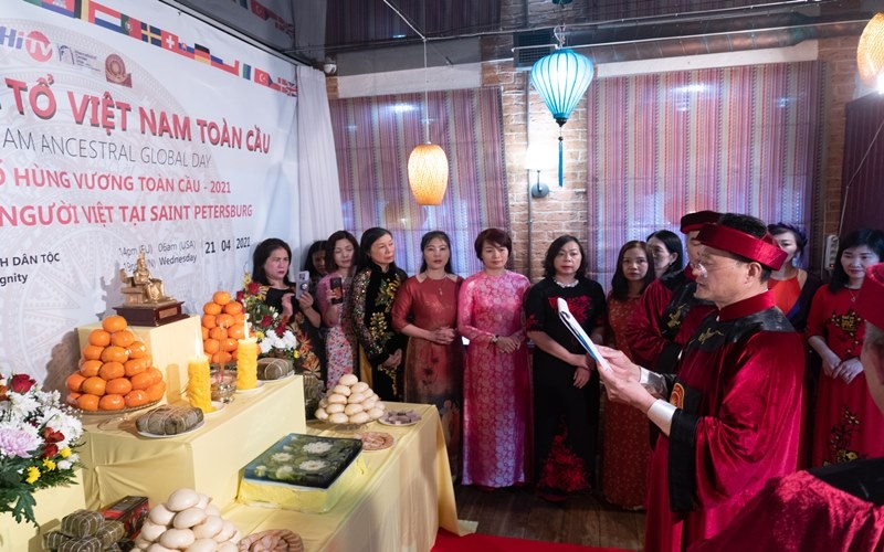 overseas vietnamese around the world commemorate hung kings death anniversary