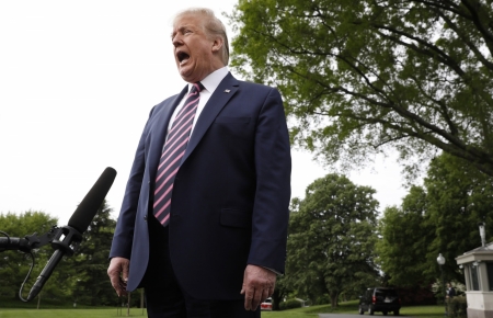 World news today: Trump attacks Kimmel & Colbert, ABS-CBN shut down by Philippines Government