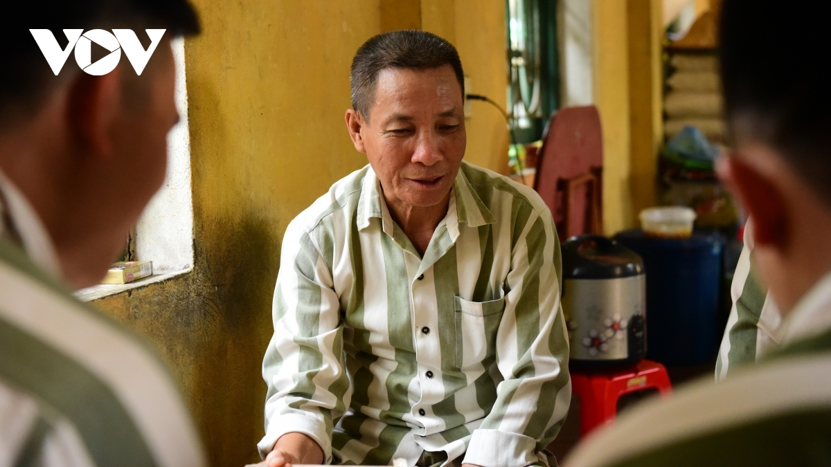 Inmates' speical meal on Reunification Day in prison Inmates' speical meal on Reunification Day in prison