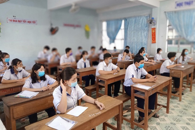 schools switch to online learning amidst covid 19 surge