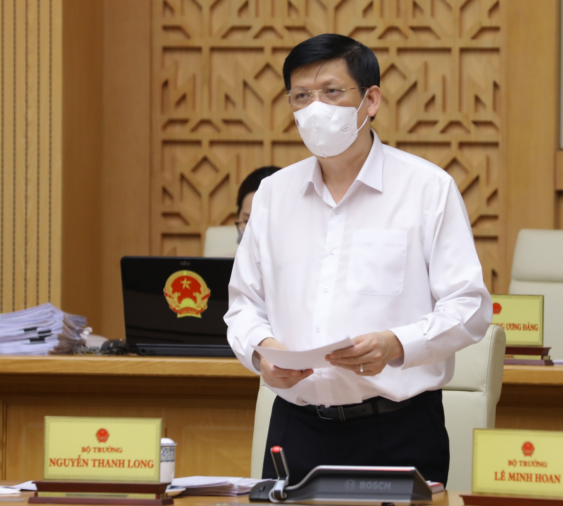 Vietnam imposes 21-day quarantine in Covid-19 battle