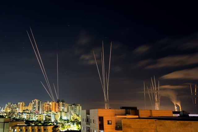 World breaking news today (May 16): Fresh rocket barrage targets central Israel after Hamas threat