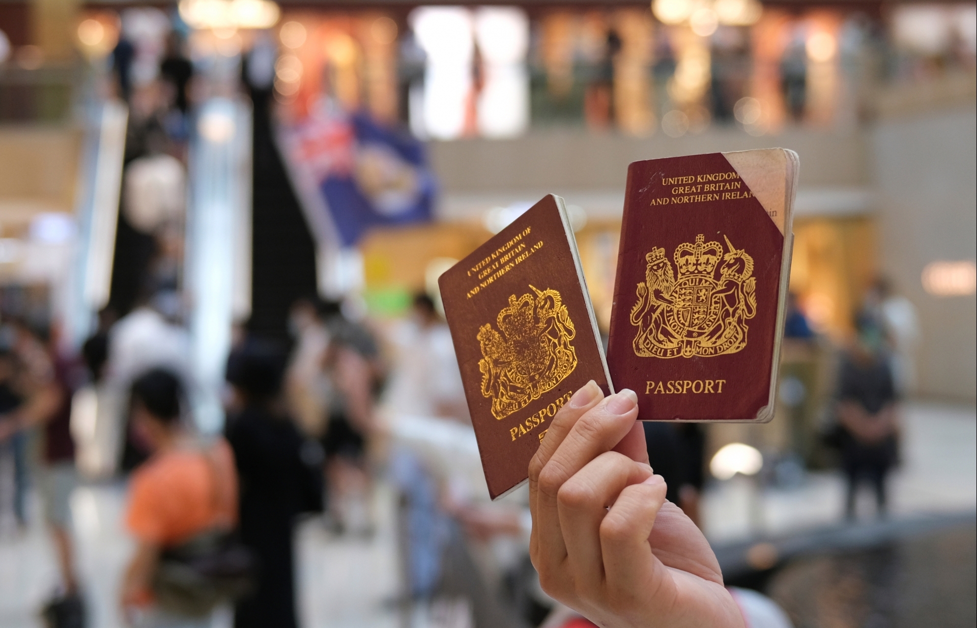 world news today boris johnson offers refuge citizenship to 3 million hong kong residents