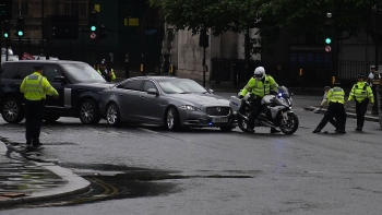 World news today: Boris Johnson involves in minor car crash outside British parliament  World news today: Boris Johnson involves in minor car crash outside British parliament