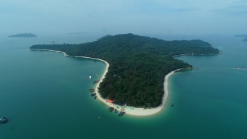 Breath-taking beauty of sister Co To Island Breath-taking beauty of sister Co To Island