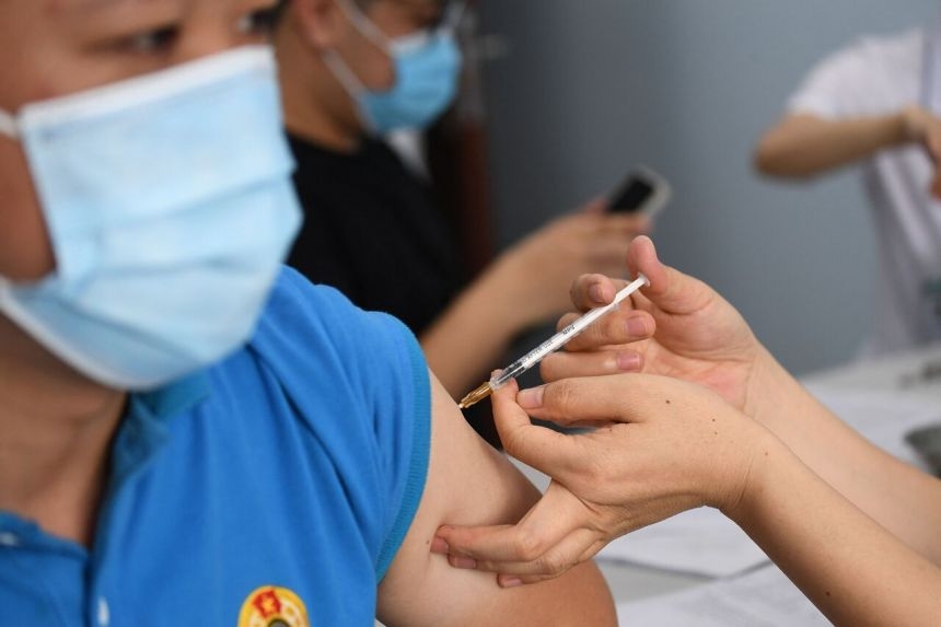 vietnam expects giant businesses to provide covid 19 vaccination for workers