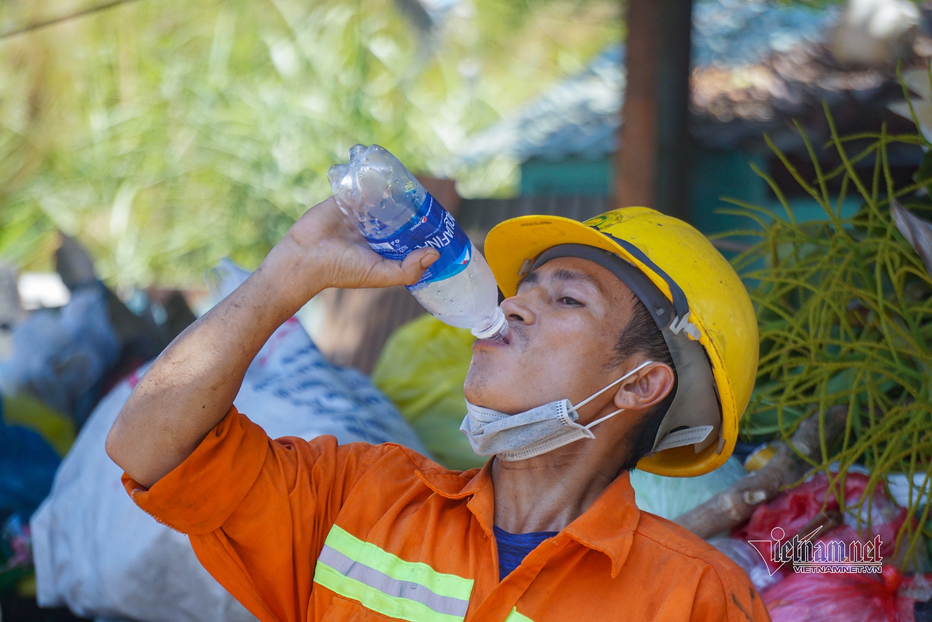 prolonged heat wave disrupts lives in vietnam
